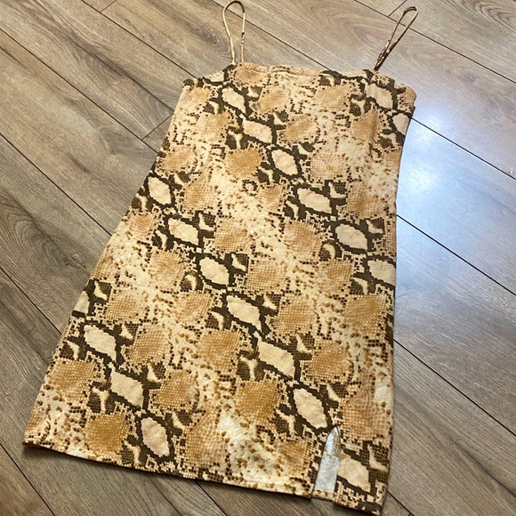 Indah Bea Bias Linen Blend Mini Dress in Desert Python - Picture 6 of 7